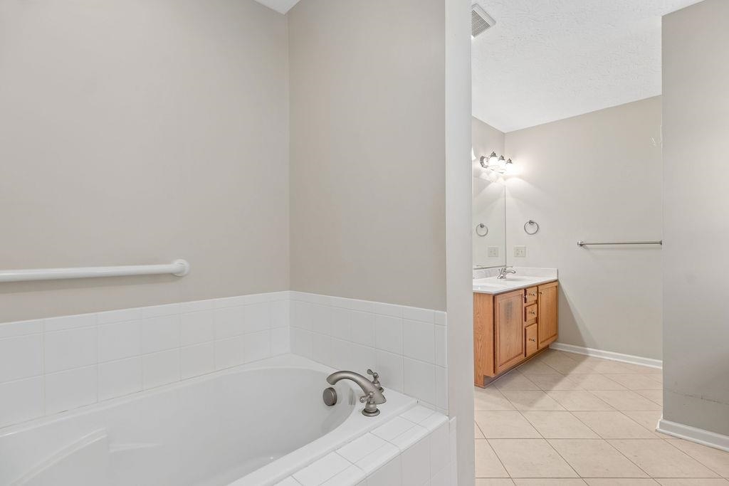 206 RED OAK DR, STAUNTON, Virginia 24401, 3 Bedrooms Bedrooms, ,2 BathroomsBathrooms,Residential,206 RED OAK DR,668983 MLS # 668983