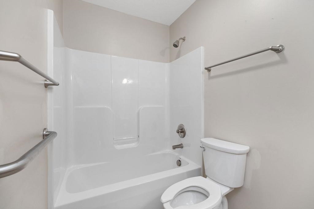 206 RED OAK DR, STAUNTON, Virginia 24401, 3 Bedrooms Bedrooms, ,2 BathroomsBathrooms,Residential,206 RED OAK DR,668983 MLS # 668983