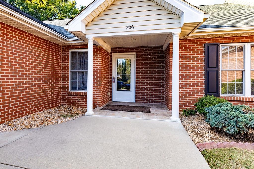 206 RED OAK DR, STAUNTON, Virginia 24401, 3 Bedrooms Bedrooms, ,2 BathroomsBathrooms,Residential,206 RED OAK DR,668983 MLS # 668983