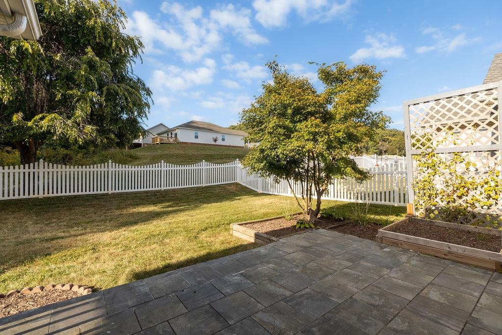 206 RED OAK DR, STAUNTON, Virginia 24401, 3 Bedrooms Bedrooms, ,2 BathroomsBathrooms,Residential,206 RED OAK DR,668983 MLS # 668983