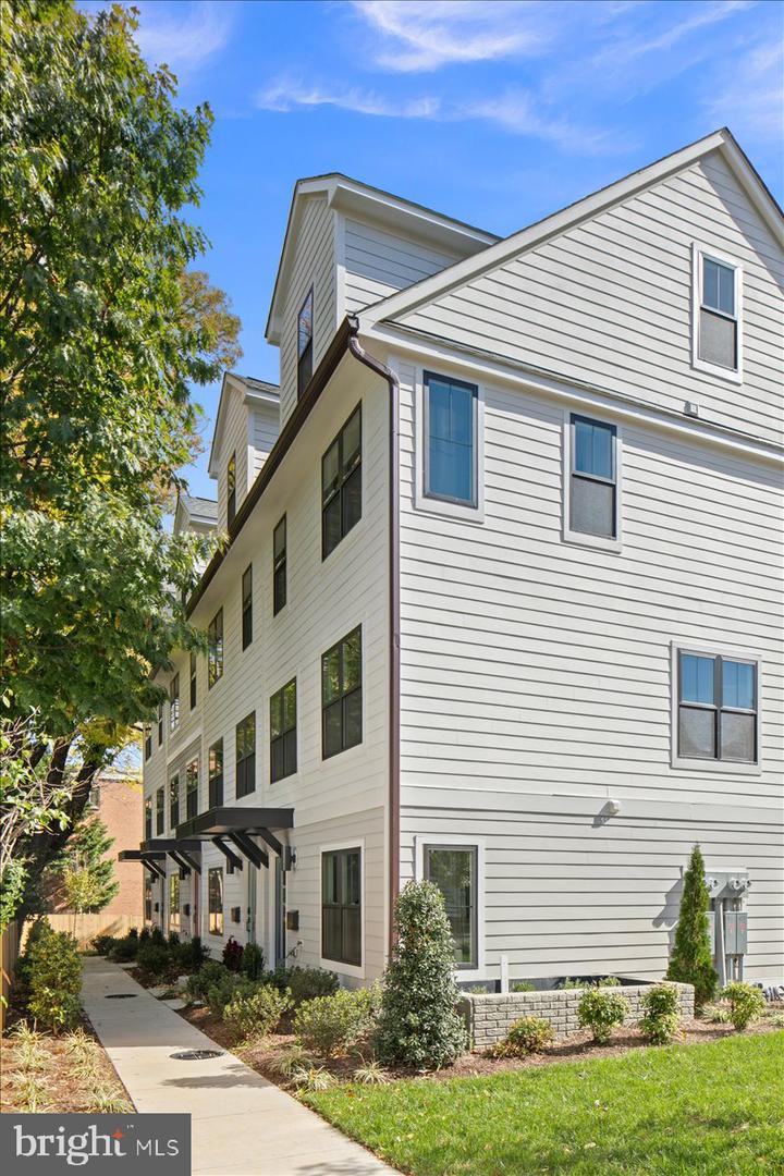 909 N IRVING ST, ARLINGTON, Virginia 22201, 4 Bedrooms Bedrooms, ,4 BathroomsBathrooms,Residential,For sale,909 N IRVING ST,VAAR2062118 MLS # VAAR2062118 909 N IRVING ST, ARLINGTON, Virginia 22201, 4 Bedrooms Bedrooms, ,4 BathroomsBathrooms,Residential,For sale,909 N IRVING ST,VAAR2062118 MLS # VAAR2062118