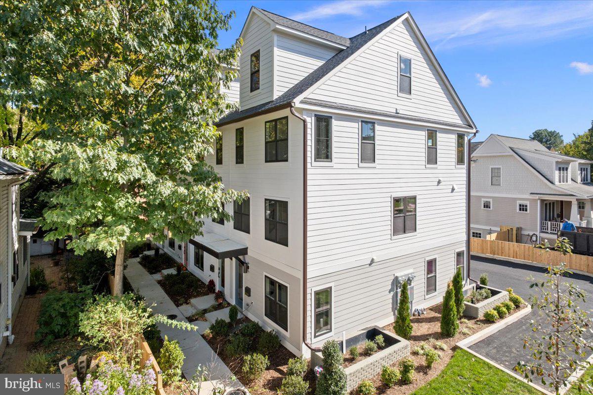 909 N IRVING ST, ARLINGTON, Virginia 22201, 4 Bedrooms Bedrooms, ,4 BathroomsBathrooms,Residential,For sale,909 N IRVING ST,VAAR2062118 MLS # VAAR2062118 909 N IRVING ST, ARLINGTON, Virginia 22201, 4 Bedrooms Bedrooms, ,4 BathroomsBathrooms,Residential,For sale,909 N IRVING ST,VAAR2062118 MLS # VAAR2062118