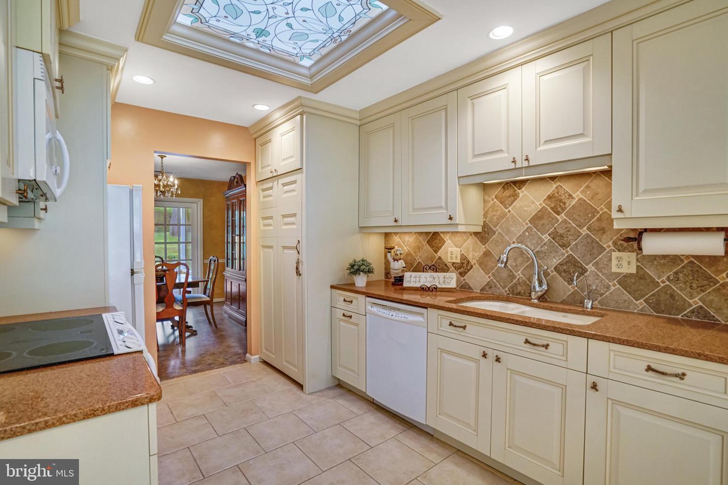 6425 MONTROSE ST, ALEXANDRIA, Virginia 22312, 3 Bedrooms Bedrooms, 11 Rooms Rooms,2 BathroomsBathrooms,Residential,For sale,6425 MONTROSE ST,VAFX2261142 MLS # VAFX2261142