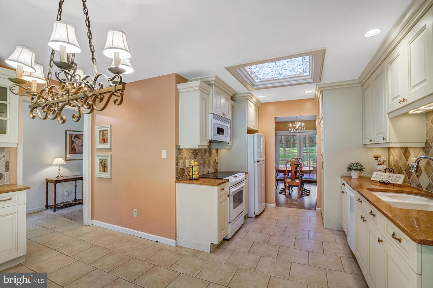 6425 MONTROSE ST, ALEXANDRIA, Virginia 22312, 3 Bedrooms Bedrooms, 11 Rooms Rooms,2 BathroomsBathrooms,Residential,For sale,6425 MONTROSE ST,VAFX2261142 MLS # VAFX2261142