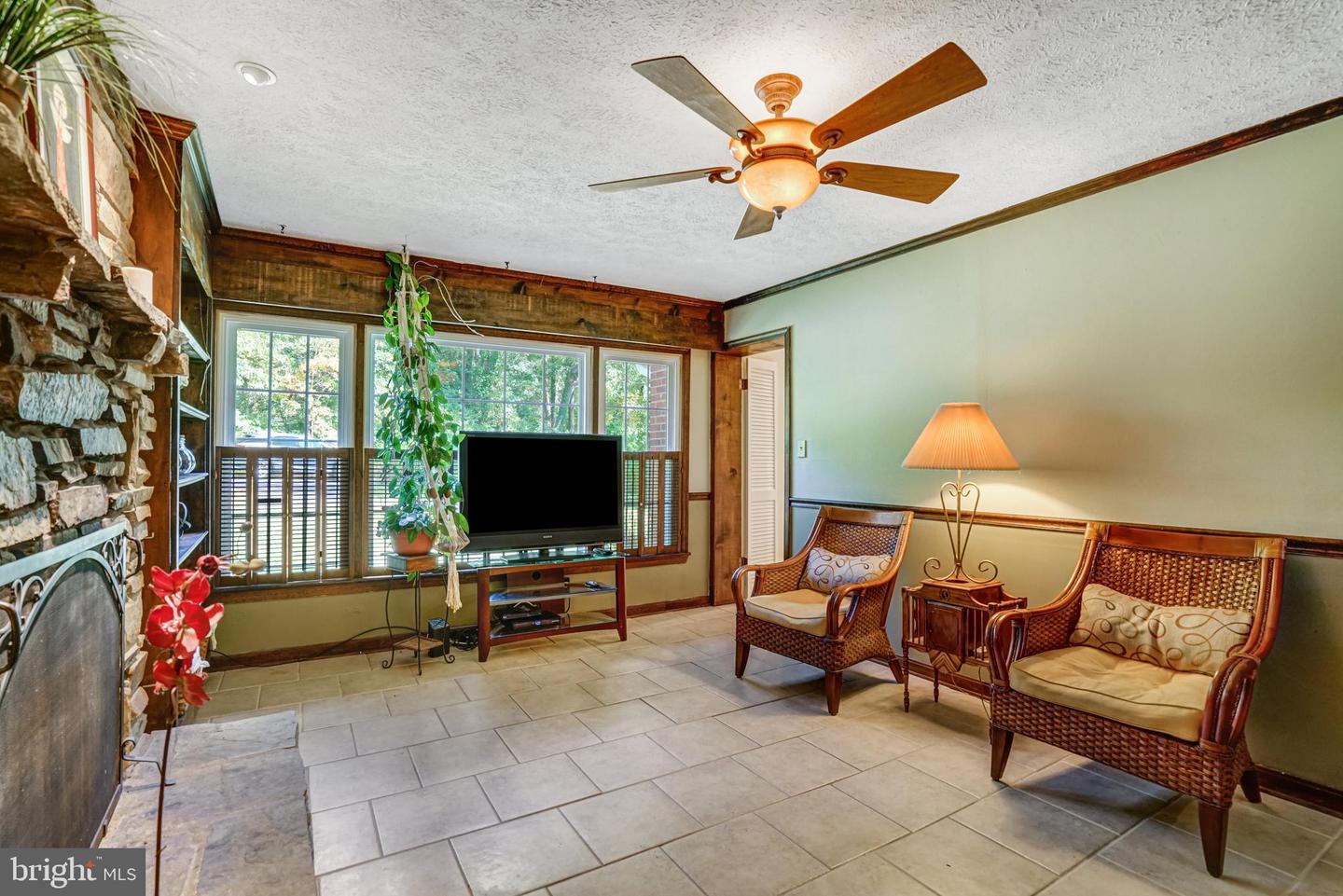 6425 MONTROSE ST, ALEXANDRIA, Virginia 22312, 3 Bedrooms Bedrooms, 11 Rooms Rooms,2 BathroomsBathrooms,Residential,For sale,6425 MONTROSE ST,VAFX2261142 MLS # VAFX2261142