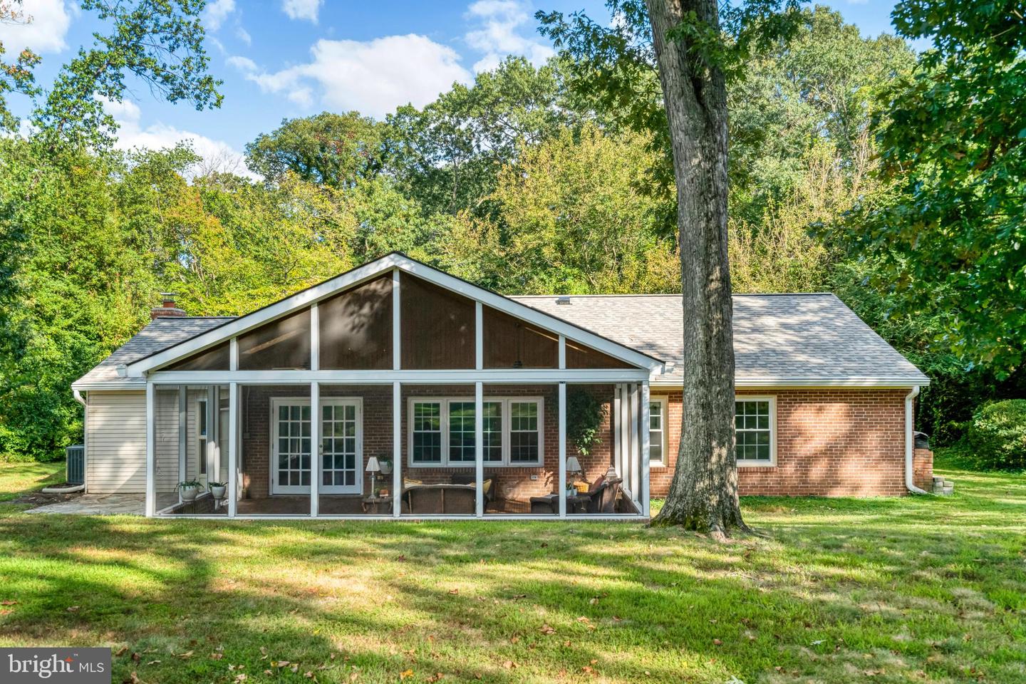 6425 MONTROSE ST, ALEXANDRIA, Virginia 22312, 3 Bedrooms Bedrooms, 11 Rooms Rooms,2 BathroomsBathrooms,Residential,For sale,6425 MONTROSE ST,VAFX2261142 MLS # VAFX2261142