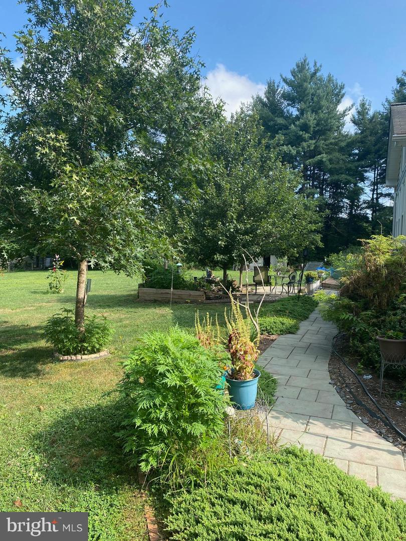 13267 BERLIN TPKE TPKE, LOVETTSVILLE, Virginia 20180, 4 Bedrooms Bedrooms, 6 Rooms Rooms,2 BathroomsBathrooms,Residential,For sale,13267 BERLIN TPKE TPKE,VALO2104676 MLS # VALO2104676