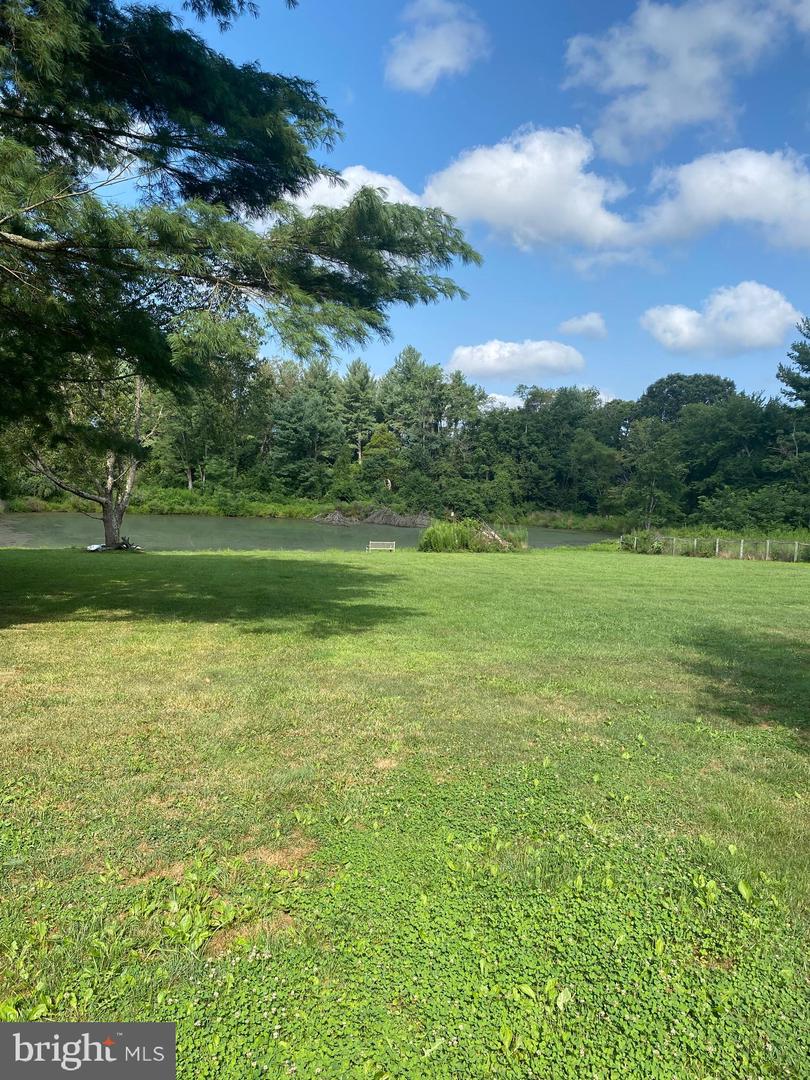 13267 BERLIN TPKE TPKE, LOVETTSVILLE, Virginia 20180, 4 Bedrooms Bedrooms, 6 Rooms Rooms,2 BathroomsBathrooms,Residential,For sale,13267 BERLIN TPKE TPKE,VALO2104676 MLS # VALO2104676