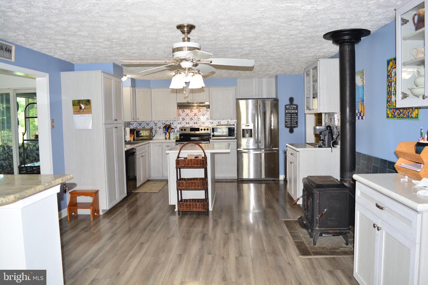 13267 BERLIN TPKE TPKE, LOVETTSVILLE, Virginia 20180, 4 Bedrooms Bedrooms, 6 Rooms Rooms,2 BathroomsBathrooms,Residential,For sale,13267 BERLIN TPKE TPKE,VALO2104676 MLS # VALO2104676