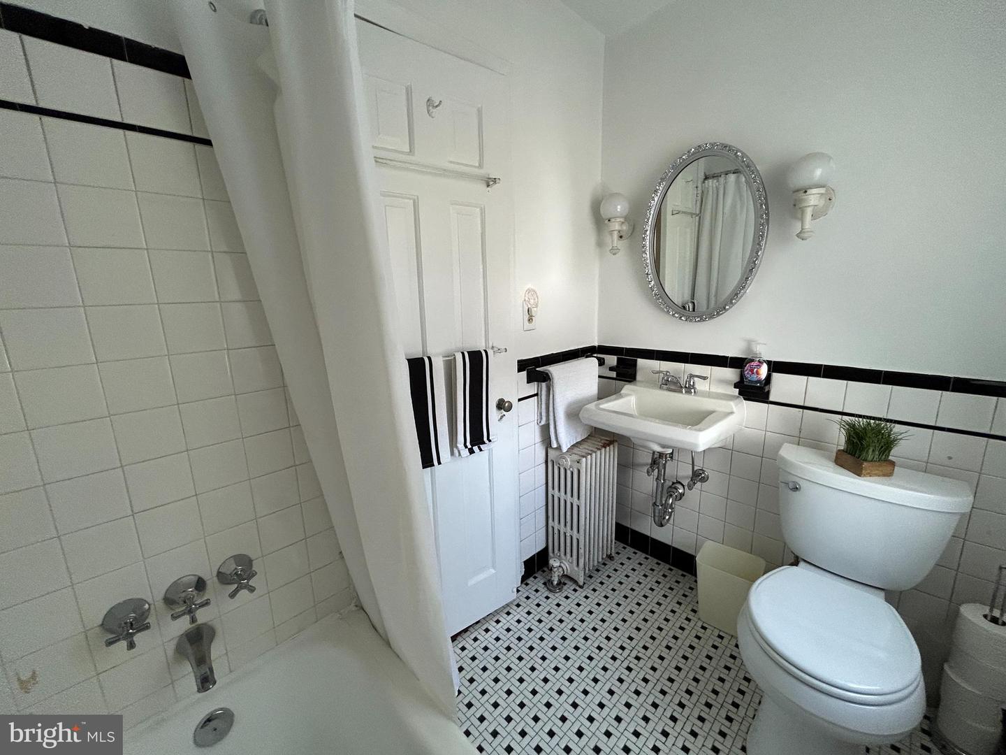 304 E NELSON AVE, ALEXANDRIA, Virginia 22301, 2 Bedrooms Bedrooms, ,2 BathroomsBathrooms,Residential,For sale,304 E NELSON AVE,VAAX2048666 MLS # VAAX2048666