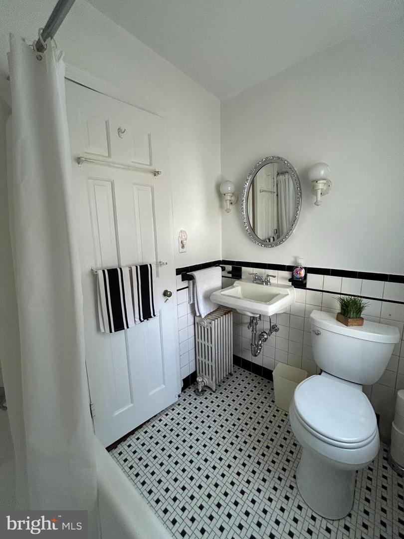 304 E NELSON AVE, ALEXANDRIA, Virginia 22301, 2 Bedrooms Bedrooms, ,2 BathroomsBathrooms,Residential,For sale,304 E NELSON AVE,VAAX2048666 MLS # VAAX2048666
