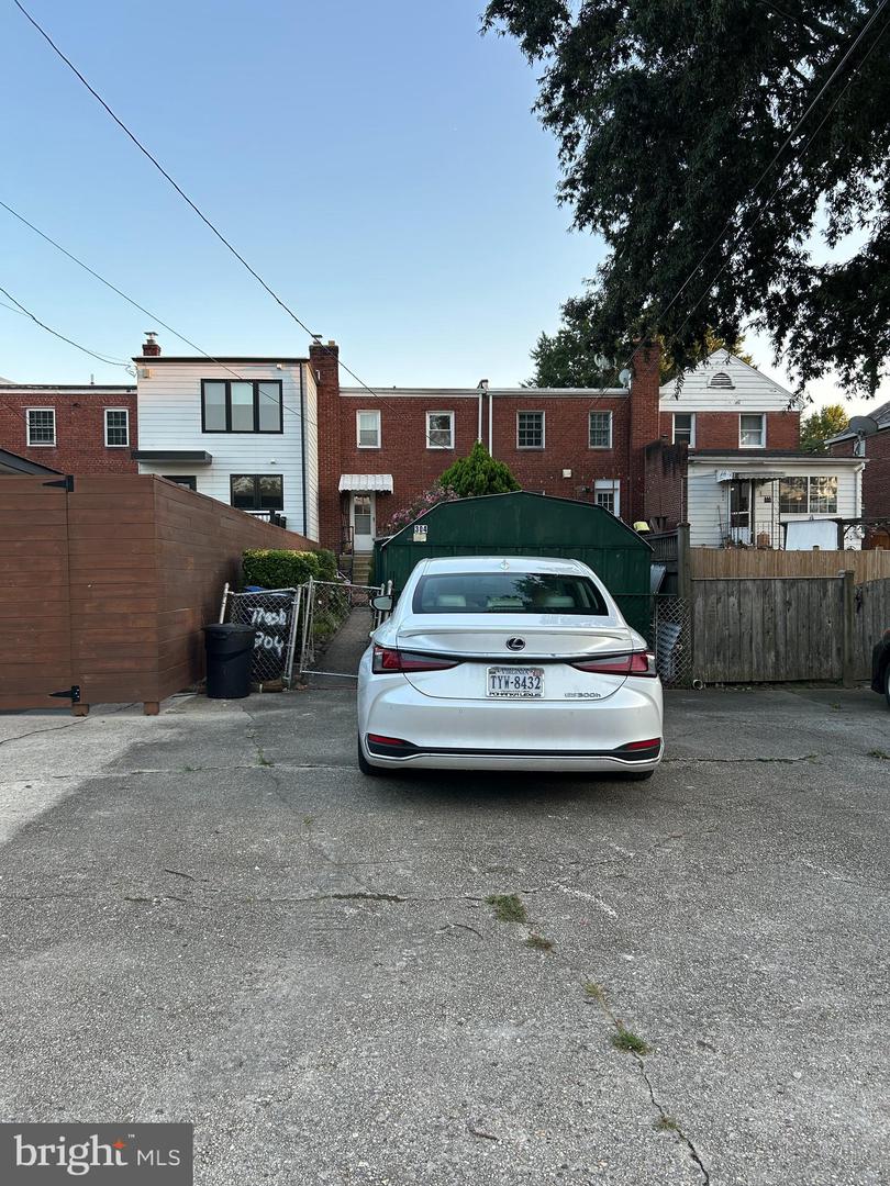 304 E NELSON AVE, ALEXANDRIA, Virginia 22301, 2 Bedrooms Bedrooms, ,2 BathroomsBathrooms,Residential,For sale,304 E NELSON AVE,VAAX2048666 MLS # VAAX2048666