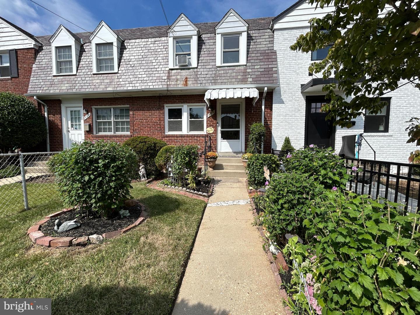 304 E NELSON AVE, ALEXANDRIA, Virginia 22301, 2 Bedrooms Bedrooms, ,2 BathroomsBathrooms,Residential,For sale,304 E NELSON AVE,VAAX2048666 MLS # VAAX2048666