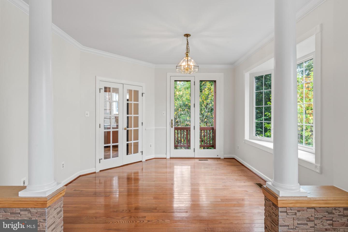 6207 WOODLAND LAKE DR, ALEXANDRIA, Virginia 22310, 6 Bedrooms Bedrooms, 19 Rooms Rooms,4 BathroomsBathrooms,Residential,For sale,6207 WOODLAND LAKE DR,VAFX2261824 MLS # VAFX2261824