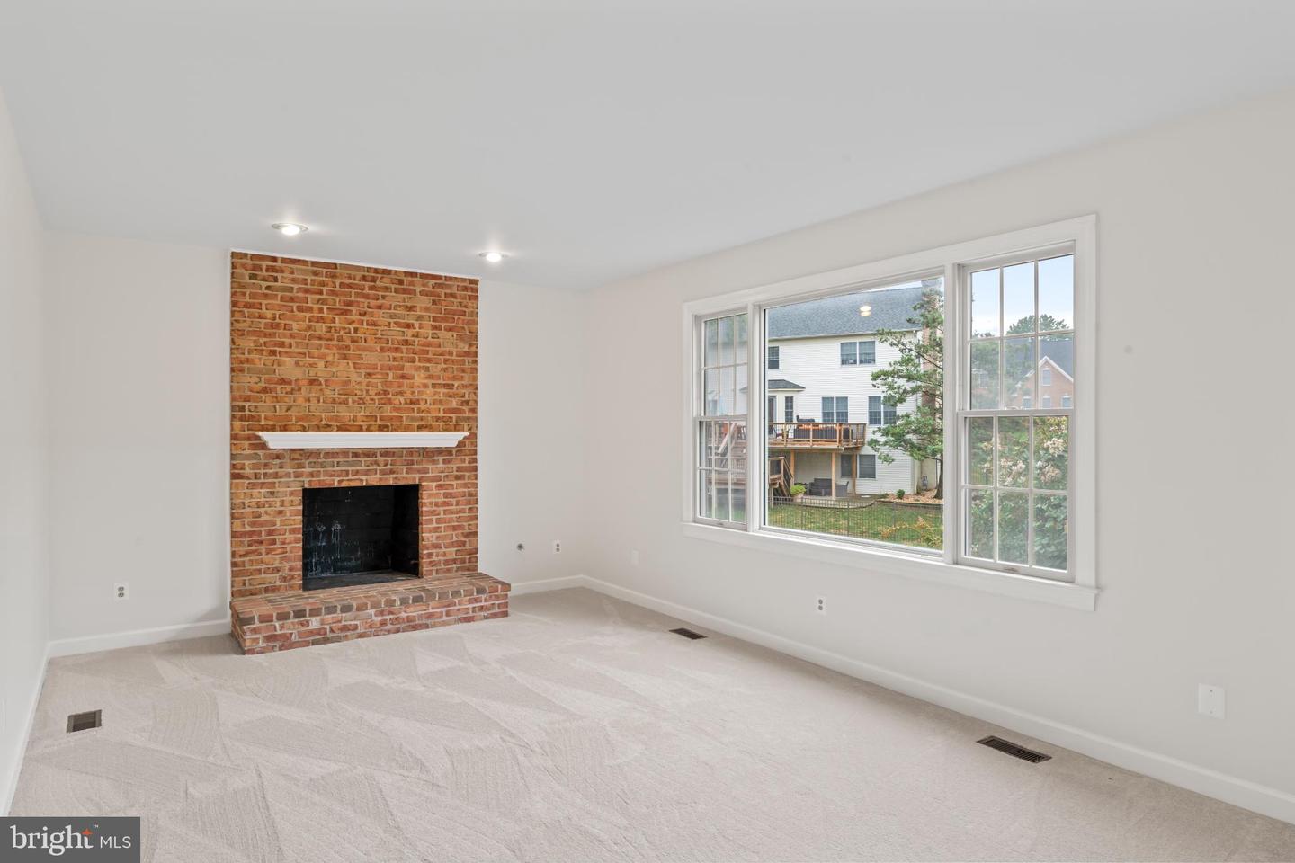 6207 WOODLAND LAKE DR, ALEXANDRIA, Virginia 22310, 6 Bedrooms Bedrooms, 19 Rooms Rooms,4 BathroomsBathrooms,Residential,For sale,6207 WOODLAND LAKE DR,VAFX2261824 MLS # VAFX2261824