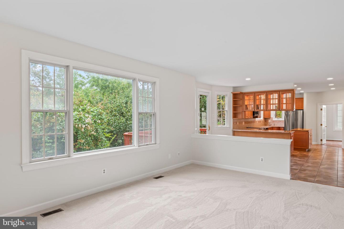 6207 WOODLAND LAKE DR, ALEXANDRIA, Virginia 22310, 6 Bedrooms Bedrooms, 19 Rooms Rooms,4 BathroomsBathrooms,Residential,For sale,6207 WOODLAND LAKE DR,VAFX2261824 MLS # VAFX2261824