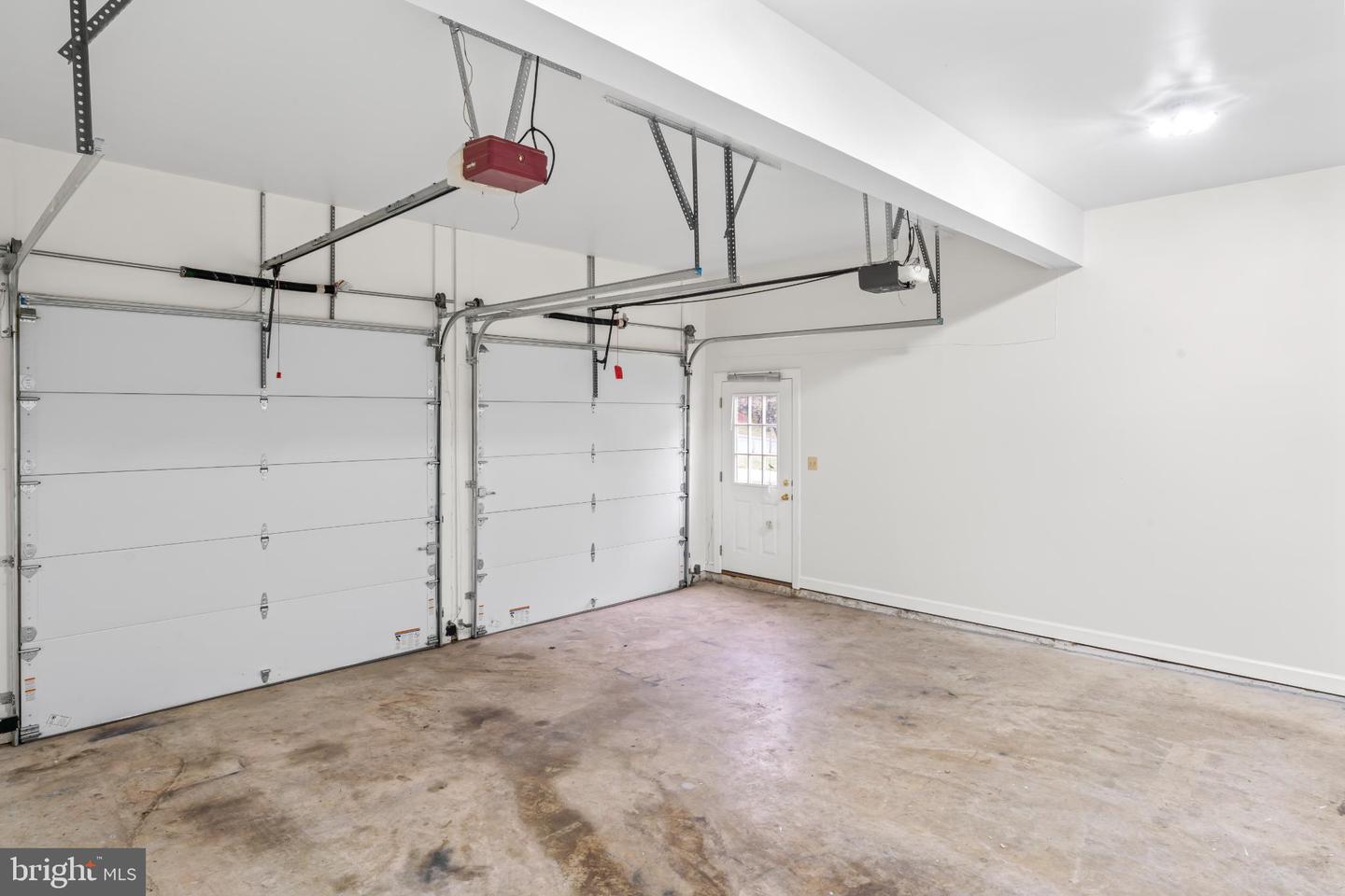 6207 WOODLAND LAKE DR, ALEXANDRIA, Virginia 22310, 6 Bedrooms Bedrooms, 19 Rooms Rooms,4 BathroomsBathrooms,Residential,For sale,6207 WOODLAND LAKE DR,VAFX2261824 MLS # VAFX2261824