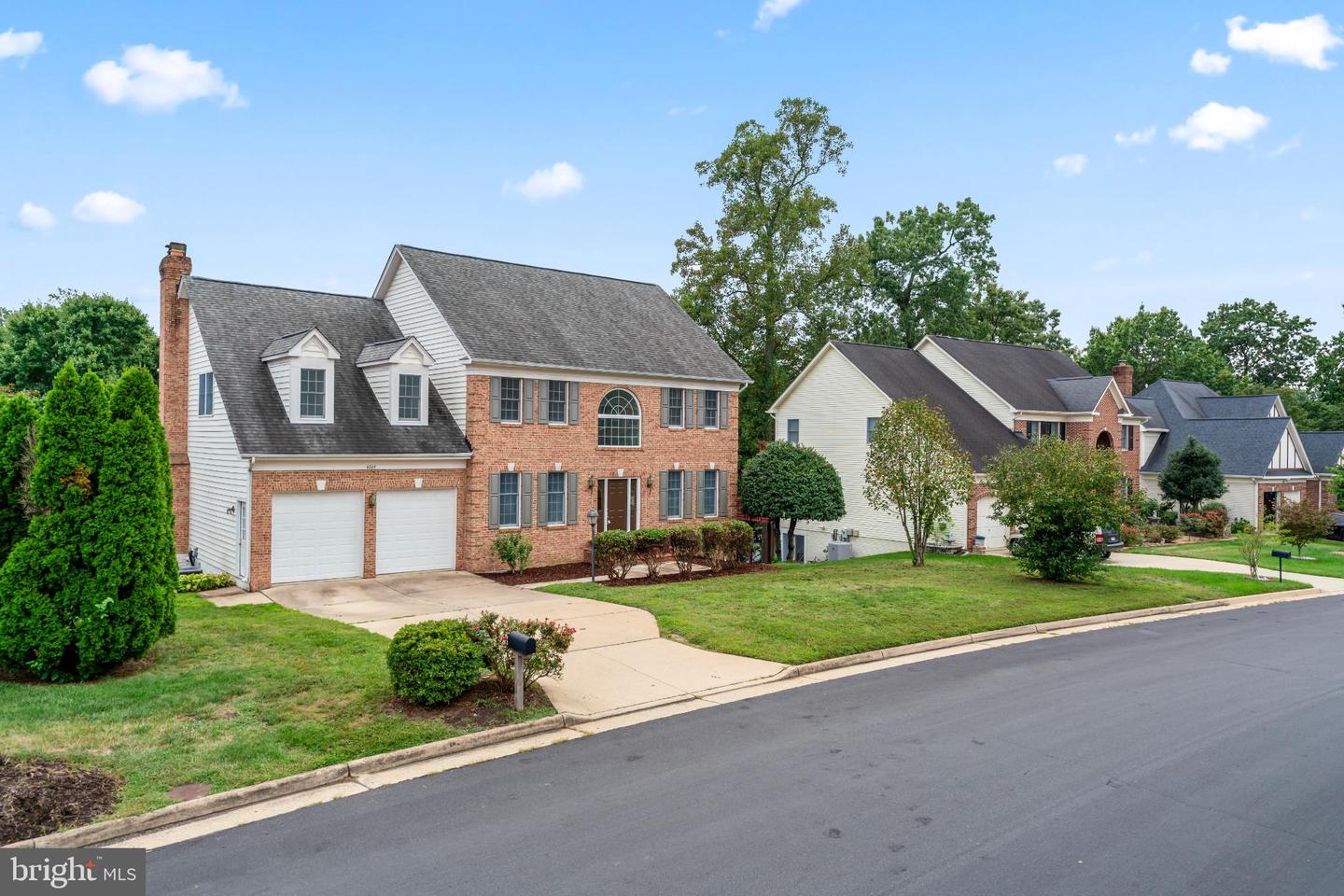 6207 WOODLAND LAKE DR, ALEXANDRIA, Virginia 22310, 6 Bedrooms Bedrooms, 19 Rooms Rooms,4 BathroomsBathrooms,Residential,For sale,6207 WOODLAND LAKE DR,VAFX2261824 MLS # VAFX2261824