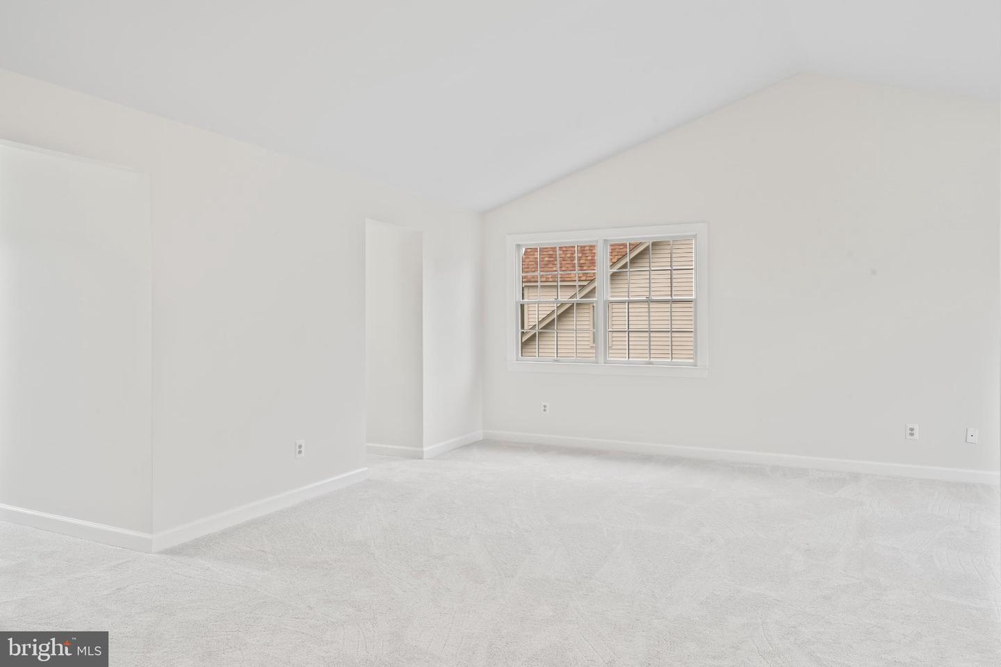 6207 WOODLAND LAKE DR, ALEXANDRIA, Virginia 22310, 6 Bedrooms Bedrooms, 19 Rooms Rooms,4 BathroomsBathrooms,Residential,For sale,6207 WOODLAND LAKE DR,VAFX2261824 MLS # VAFX2261824