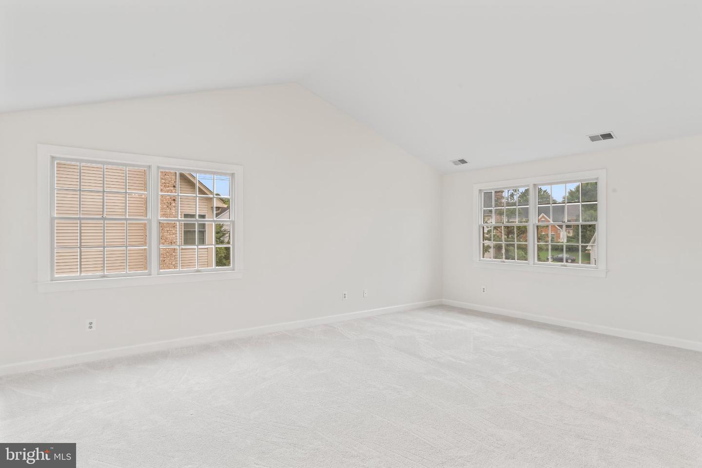 6207 WOODLAND LAKE DR, ALEXANDRIA, Virginia 22310, 6 Bedrooms Bedrooms, 19 Rooms Rooms,4 BathroomsBathrooms,Residential,For sale,6207 WOODLAND LAKE DR,VAFX2261824 MLS # VAFX2261824