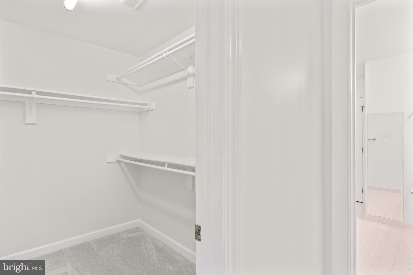 6207 WOODLAND LAKE DR, ALEXANDRIA, Virginia 22310, 6 Bedrooms Bedrooms, 19 Rooms Rooms,4 BathroomsBathrooms,Residential,For sale,6207 WOODLAND LAKE DR,VAFX2261824 MLS # VAFX2261824