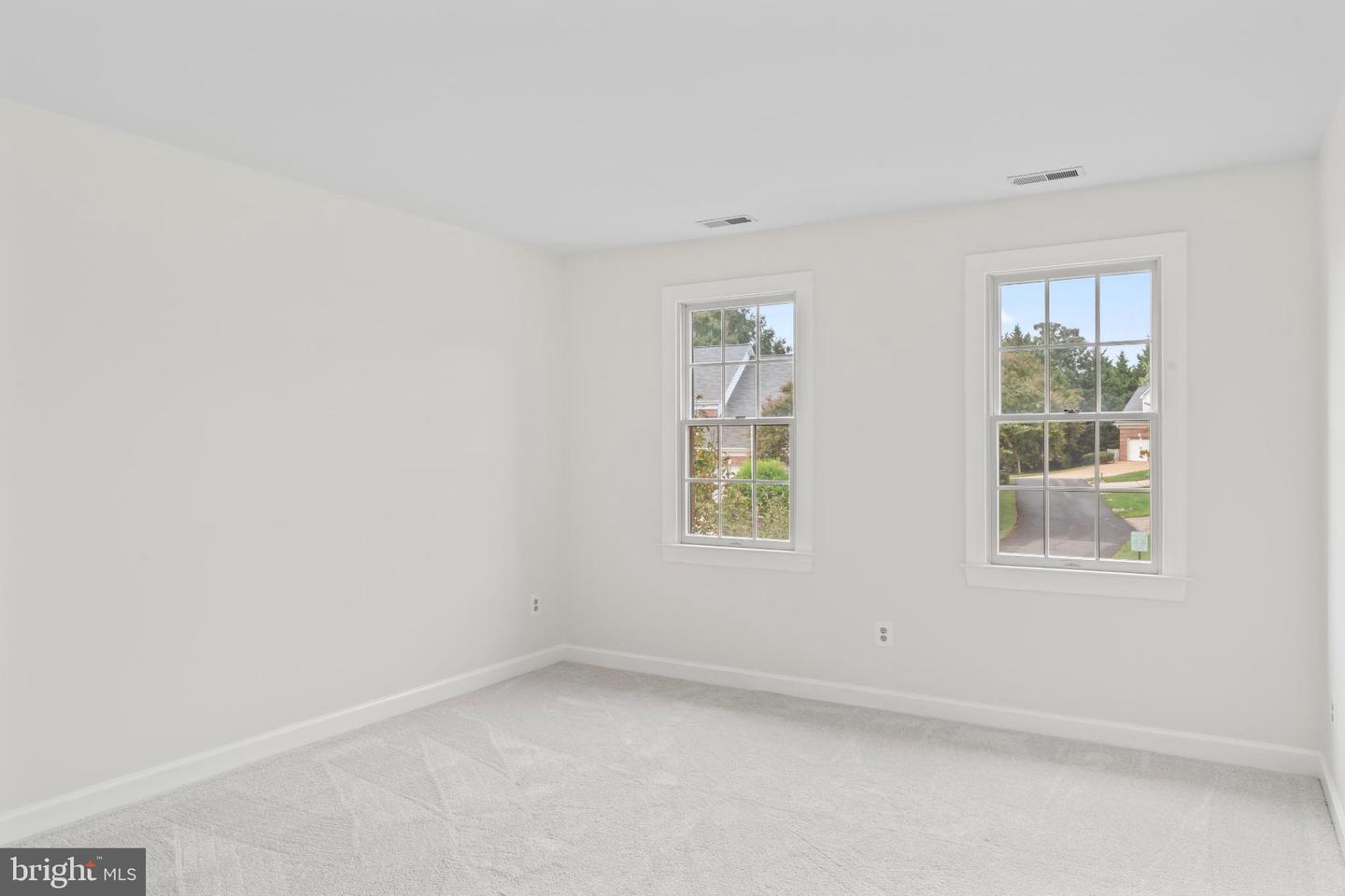 6207 WOODLAND LAKE DR, ALEXANDRIA, Virginia 22310, 6 Bedrooms Bedrooms, 19 Rooms Rooms,4 BathroomsBathrooms,Residential,For sale,6207 WOODLAND LAKE DR,VAFX2261824 MLS # VAFX2261824