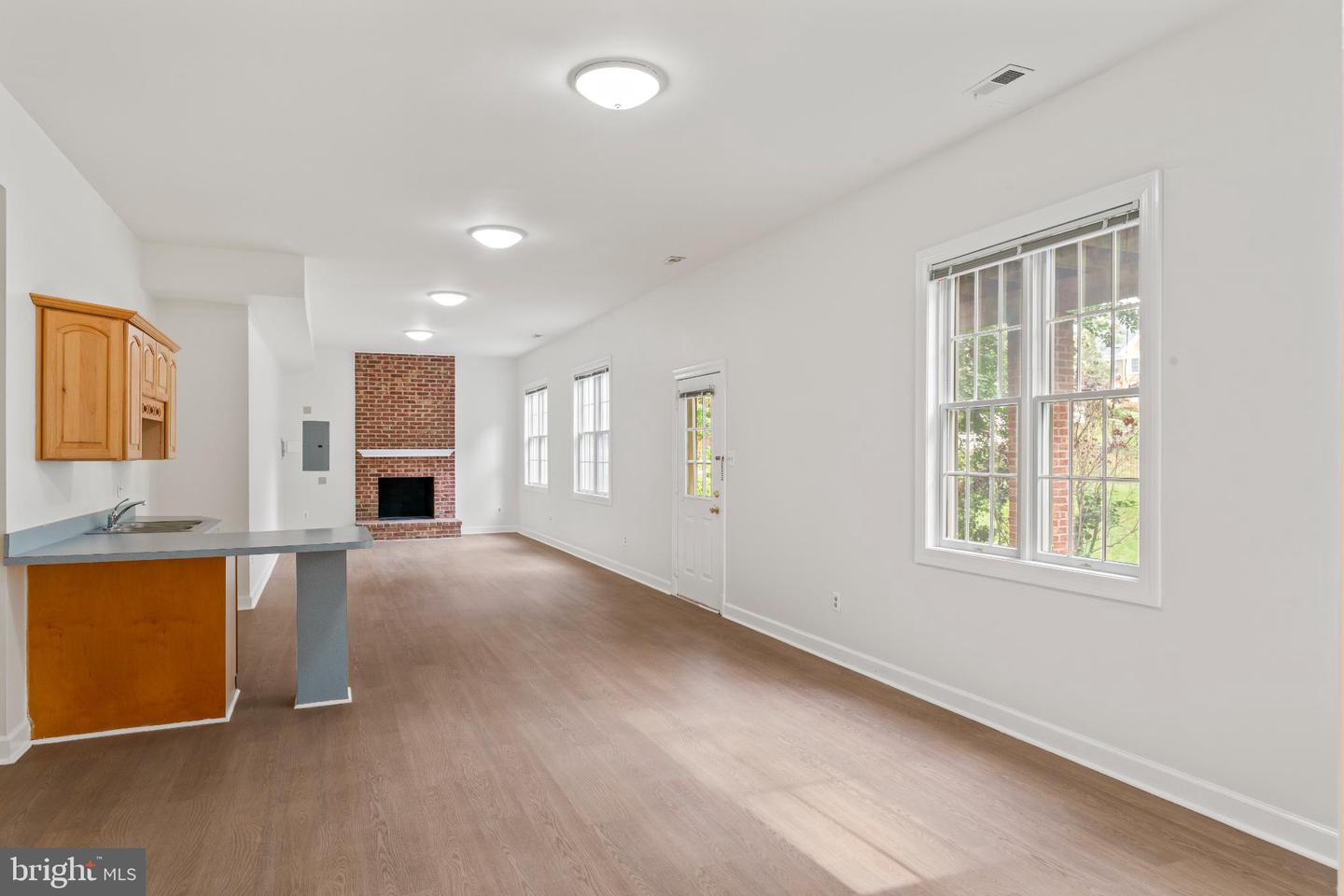 6207 WOODLAND LAKE DR, ALEXANDRIA, Virginia 22310, 6 Bedrooms Bedrooms, 19 Rooms Rooms,4 BathroomsBathrooms,Residential,For sale,6207 WOODLAND LAKE DR,VAFX2261824 MLS # VAFX2261824