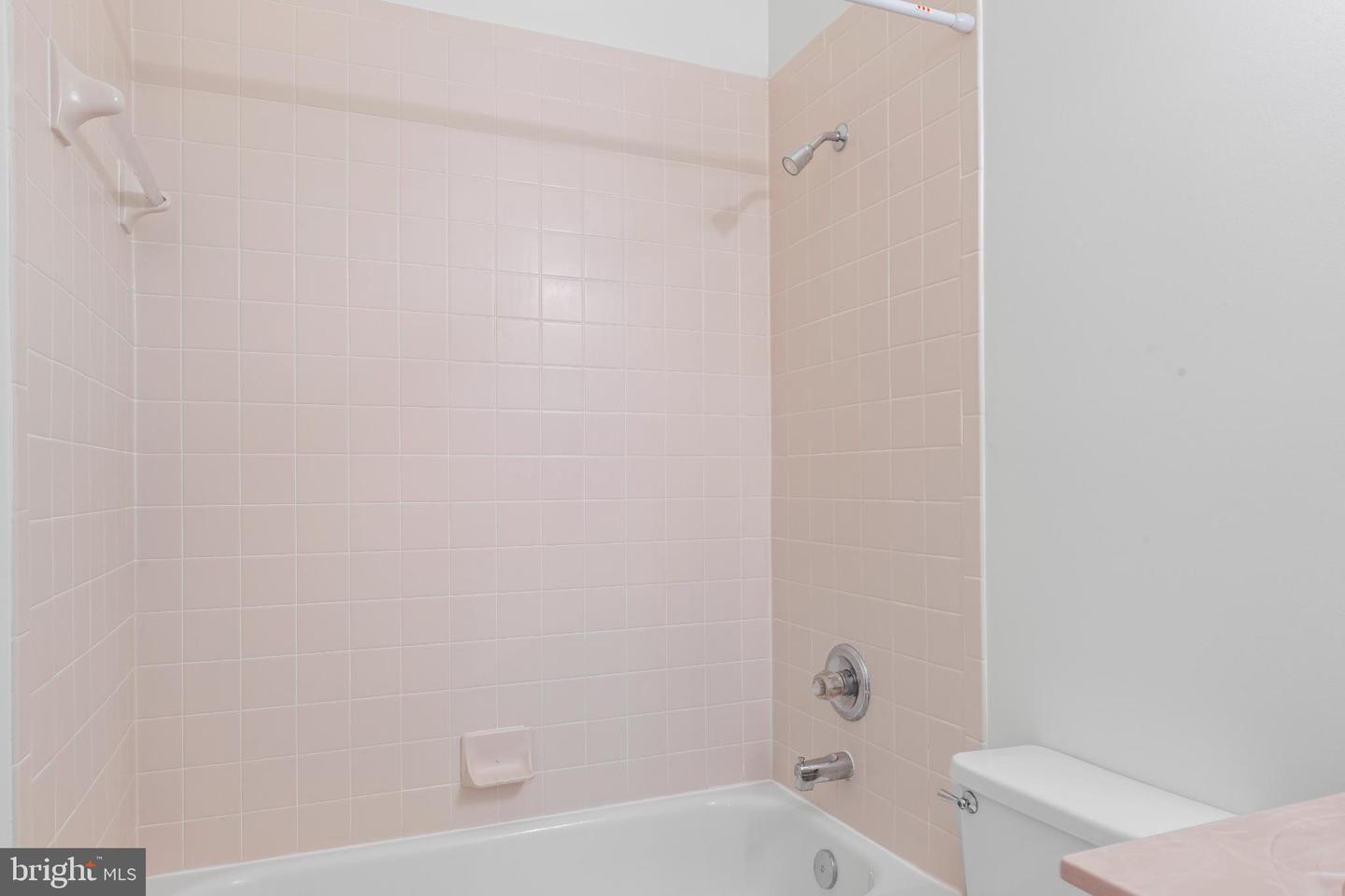 6207 WOODLAND LAKE DR, ALEXANDRIA, Virginia 22310, 6 Bedrooms Bedrooms, 19 Rooms Rooms,4 BathroomsBathrooms,Residential,For sale,6207 WOODLAND LAKE DR,VAFX2261824 MLS # VAFX2261824