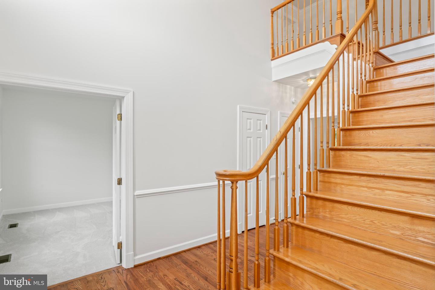 6207 WOODLAND LAKE DR, ALEXANDRIA, Virginia 22310, 6 Bedrooms Bedrooms, 19 Rooms Rooms,4 BathroomsBathrooms,Residential,For sale,6207 WOODLAND LAKE DR,VAFX2261824 MLS # VAFX2261824