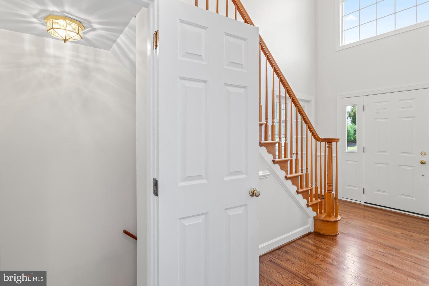 6207 WOODLAND LAKE DR, ALEXANDRIA, Virginia 22310, 6 Bedrooms Bedrooms, 19 Rooms Rooms,4 BathroomsBathrooms,Residential,For sale,6207 WOODLAND LAKE DR,VAFX2261824 MLS # VAFX2261824