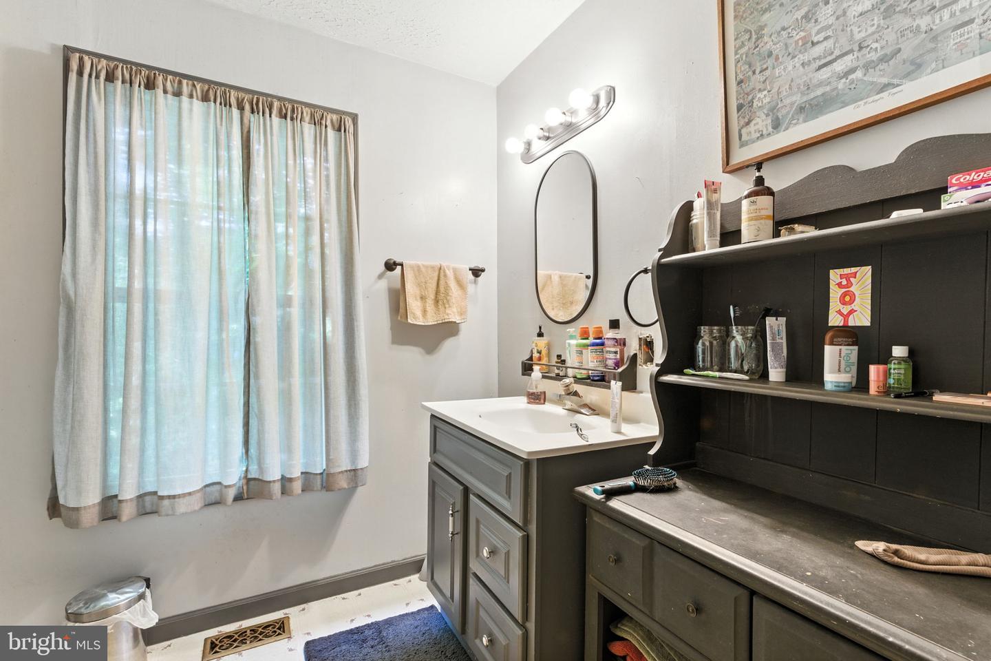 14 JENKINS LN, SPERRYVILLE, Virginia 22740, 3 Bedrooms Bedrooms, ,1 BathroomBathrooms,Residential,For sale,14 JENKINS LN,VARP2002230 MLS # VARP2002230 14 JENKINS LN, SPERRYVILLE, Virginia 22740, 3 Bedrooms Bedrooms, ,1 BathroomBathrooms,Residential,For sale,14 JENKINS LN,VARP2002230 MLS # VARP2002230