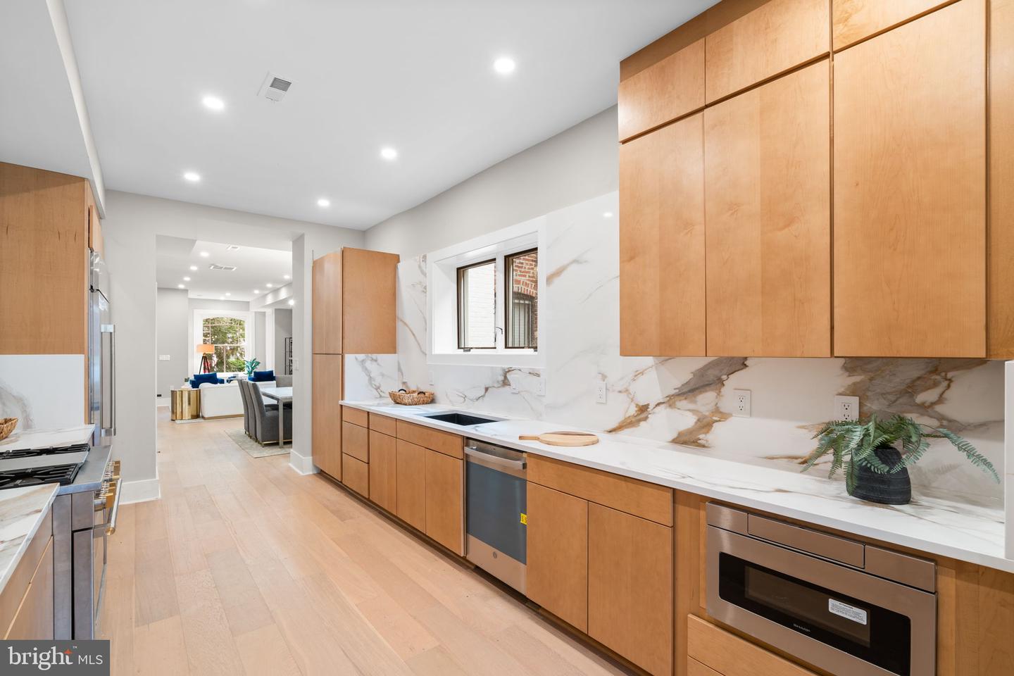 1816 13TH ST NW, WASHINGTON, District Of Columbia 20009, 5 Bedrooms Bedrooms, ,5 BathroomsBathrooms,Residential,For sale,1816 13TH ST NW,DCDC2216230 MLS # DCDC2216230