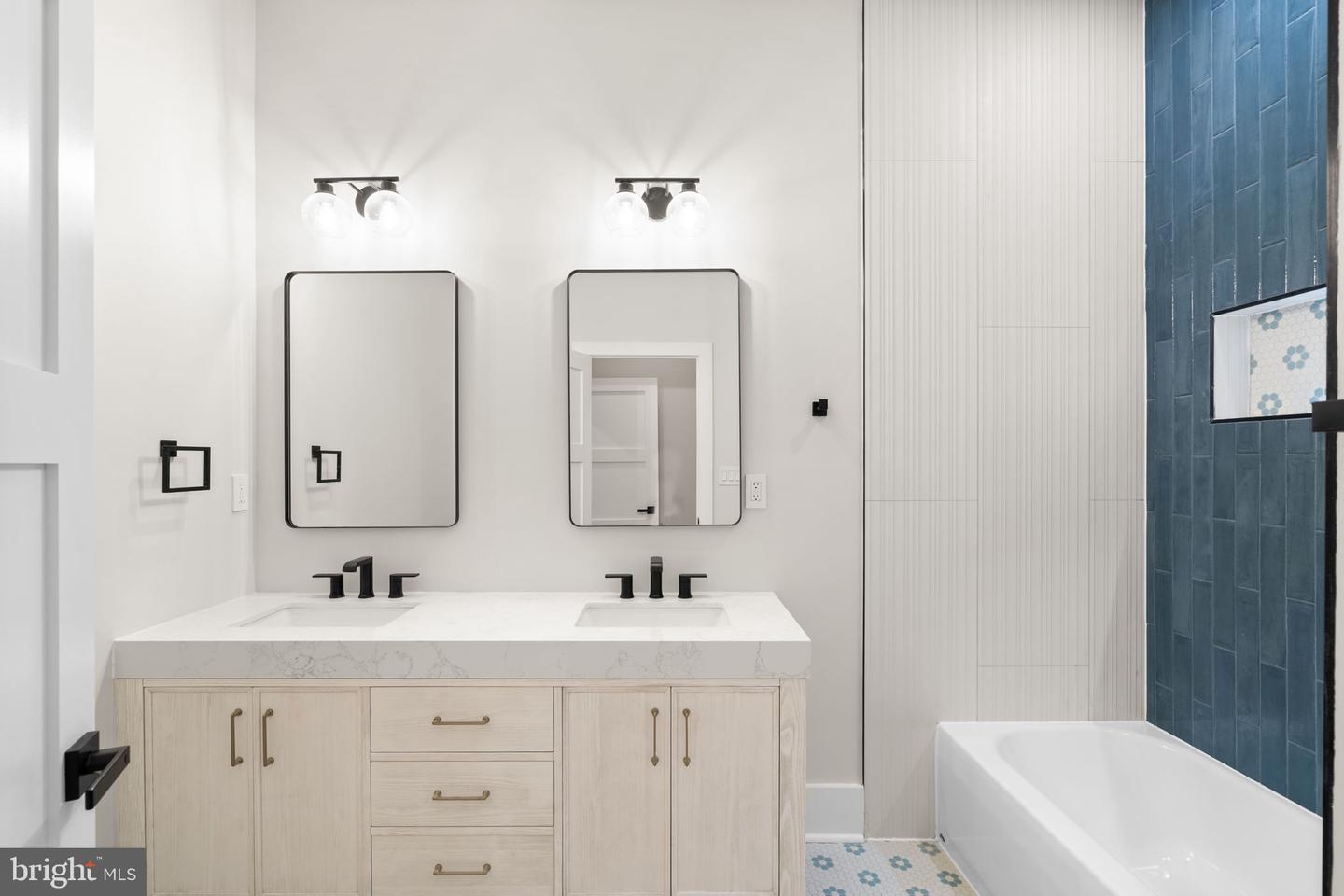 1816 13TH ST NW, WASHINGTON, District Of Columbia 20009, 5 Bedrooms Bedrooms, ,5 BathroomsBathrooms,Residential,For sale,1816 13TH ST NW,DCDC2216230 MLS # DCDC2216230