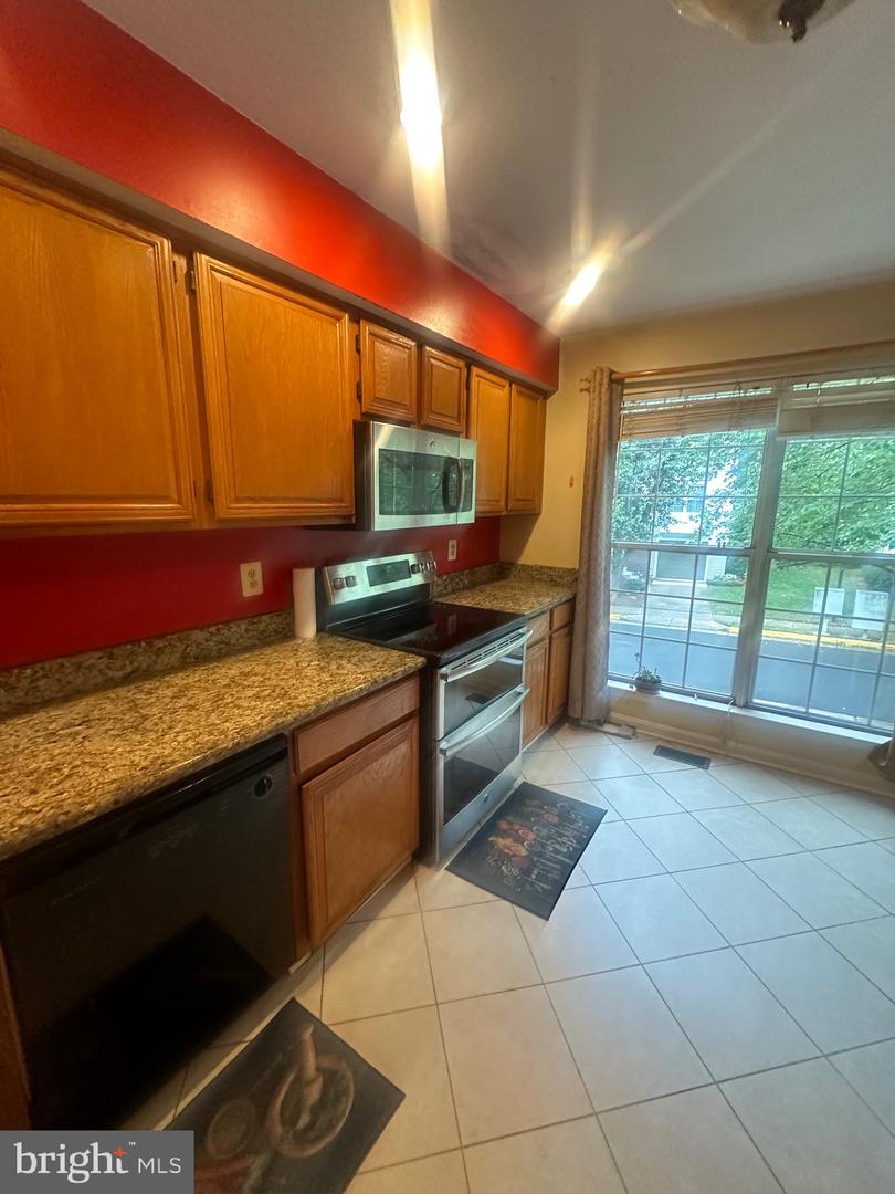 12287 WYE OAK COMMONS CIR, BURKE, Virginia 22015, 3 Bedrooms Bedrooms, ,3 BathroomsBathrooms,Residential,For sale,12287 WYE OAK COMMONS CIR,VAFX2263696 MLS # VAFX2263696