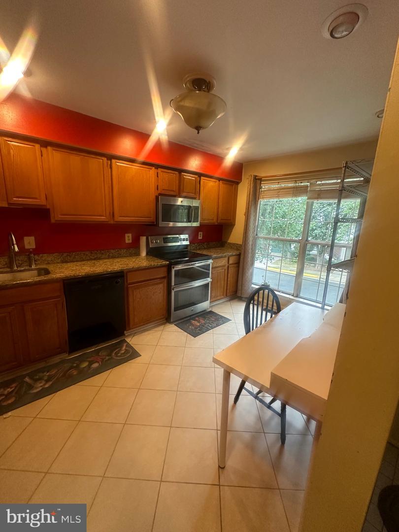12287 WYE OAK COMMONS CIR, BURKE, Virginia 22015, 3 Bedrooms Bedrooms, ,3 BathroomsBathrooms,Residential,For sale,12287 WYE OAK COMMONS CIR,VAFX2263696 MLS # VAFX2263696