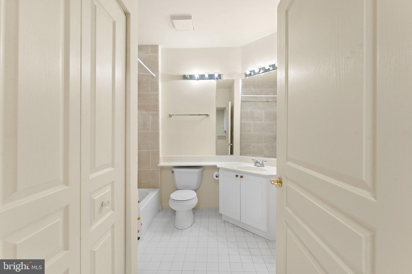 12919 ALTON SQ #117, HERNDON, Virginia 20170, 1 Bedroom Bedrooms, ,1 BathroomBathrooms,Residential,For sale,12919 ALTON SQ #117,VAFX2264098 MLS # VAFX2264098 12919 ALTON SQ #117, HERNDON, Virginia 20170, 1 Bedroom Bedrooms, ,1 BathroomBathrooms,Residential,For sale,12919 ALTON SQ #117,VAFX2264098 MLS # VAFX2264098