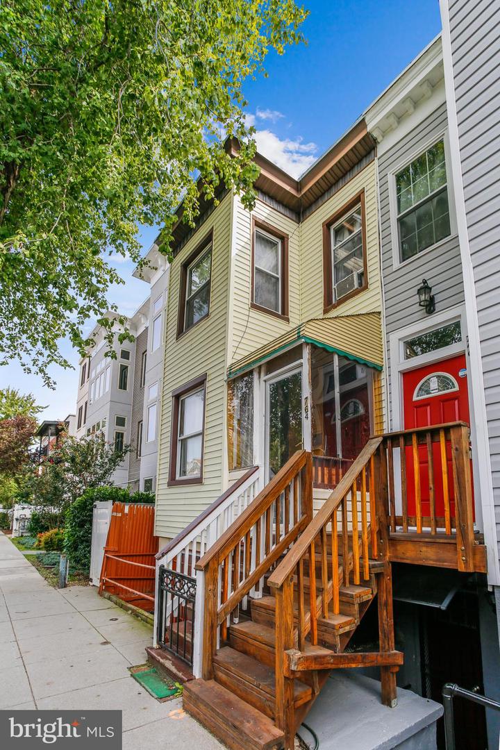764 PARK RD NW, WASHINGTON, District Of Columbia 20010, 3 Bedrooms Bedrooms, ,2 BathroomsBathrooms,Residential,For sale,764 PARK RD NW,DCDC2217430 MLS # DCDC2217430