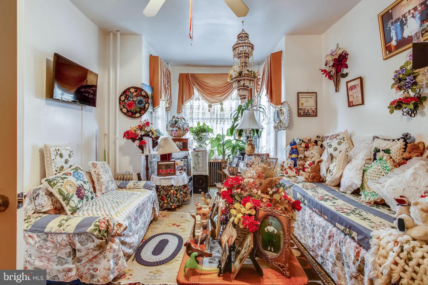 764 PARK RD NW, WASHINGTON, District Of Columbia 20010, 3 Bedrooms Bedrooms, ,2 BathroomsBathrooms,Residential,For sale,764 PARK RD NW,DCDC2217430 MLS # DCDC2217430