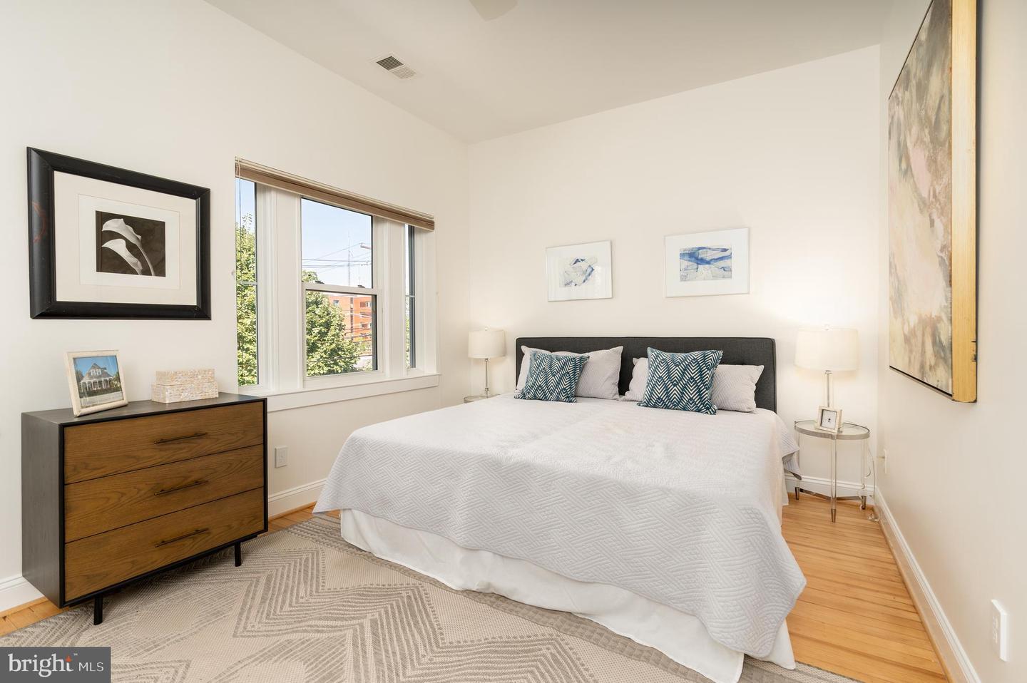 3249 38TH ST NW, WASHINGTON, District Of Columbia 20016, 3 Bedrooms Bedrooms, ,3 BathroomsBathrooms,Residential,For sale,3249 38TH ST NW,DCDC2217622 MLS # DCDC2217622