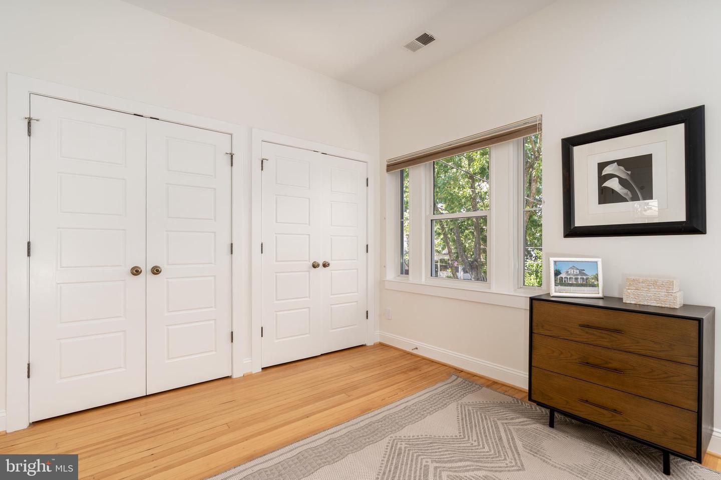 3249 38TH ST NW, WASHINGTON, District Of Columbia 20016, 3 Bedrooms Bedrooms, ,3 BathroomsBathrooms,Residential,For sale,3249 38TH ST NW,DCDC2217622 MLS # DCDC2217622
