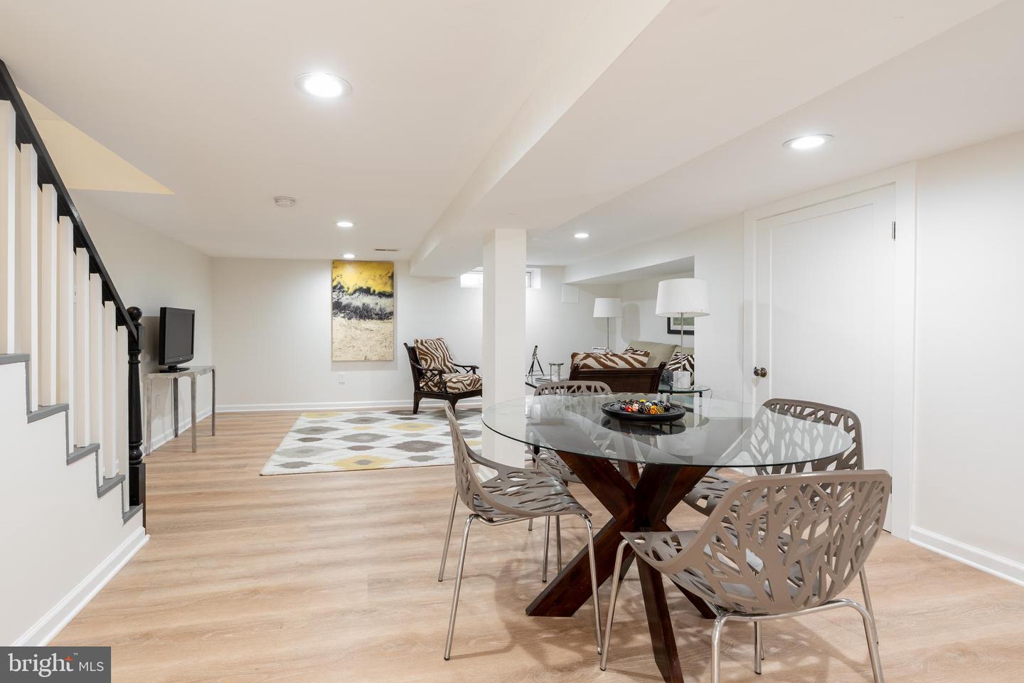 3249 38TH ST NW, WASHINGTON, District Of Columbia 20016, 3 Bedrooms Bedrooms, ,3 BathroomsBathrooms,Residential,For sale,3249 38TH ST NW,DCDC2217622 MLS # DCDC2217622