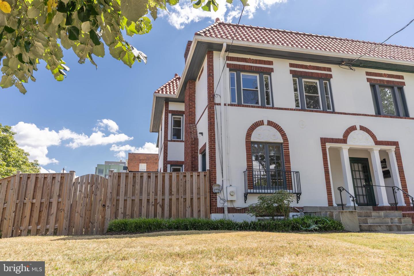 3249 38TH ST NW, WASHINGTON, District Of Columbia 20016, 3 Bedrooms Bedrooms, ,3 BathroomsBathrooms,Residential,For sale,3249 38TH ST NW,DCDC2217622 MLS # DCDC2217622