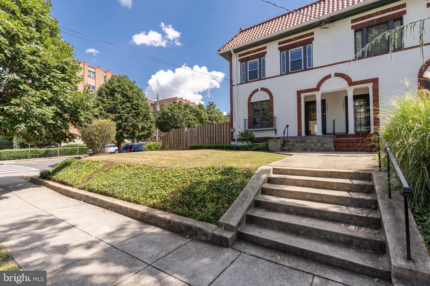3249 38TH ST NW, WASHINGTON, District Of Columbia 20016, 3 Bedrooms Bedrooms, ,3 BathroomsBathrooms,Residential,For sale,3249 38TH ST NW,DCDC2217622 MLS # DCDC2217622