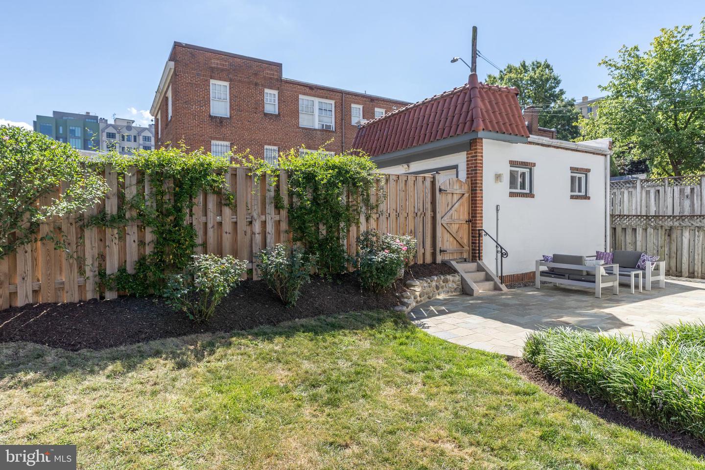 3249 38TH ST NW, WASHINGTON, District Of Columbia 20016, 3 Bedrooms Bedrooms, ,3 BathroomsBathrooms,Residential,For sale,3249 38TH ST NW,DCDC2217622 MLS # DCDC2217622