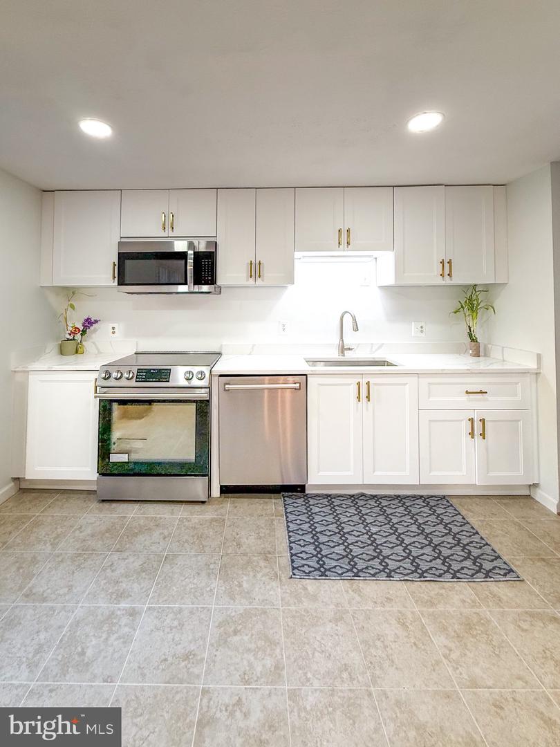 5703 OAK STAKE CT, BURKE, Virginia 22015, 3 Bedrooms Bedrooms, 5 Rooms Rooms,2 BathroomsBathrooms,Residential,For sale,5703 OAK STAKE CT,VAFX2264580 MLS # VAFX2264580
