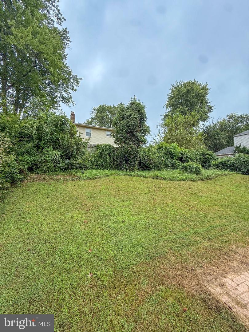 5703 OAK STAKE CT, BURKE, Virginia 22015, 3 Bedrooms Bedrooms, 5 Rooms Rooms,2 BathroomsBathrooms,Residential,For sale,5703 OAK STAKE CT,VAFX2264580 MLS # VAFX2264580
