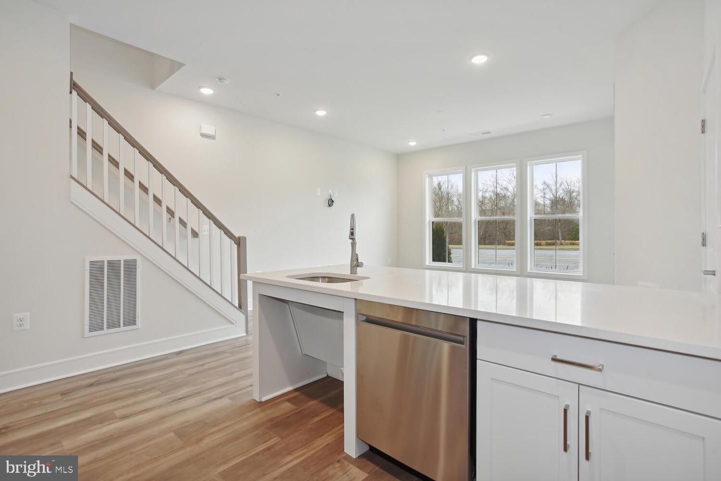 43234 FARRINGDON SQ, ASHBURN, Virginia 20148, 3 Bedrooms Bedrooms, ,3 BathroomsBathrooms,Residential,For sale,43234 FARRINGDON SQ,VALO2105986 MLS # VALO2105986
