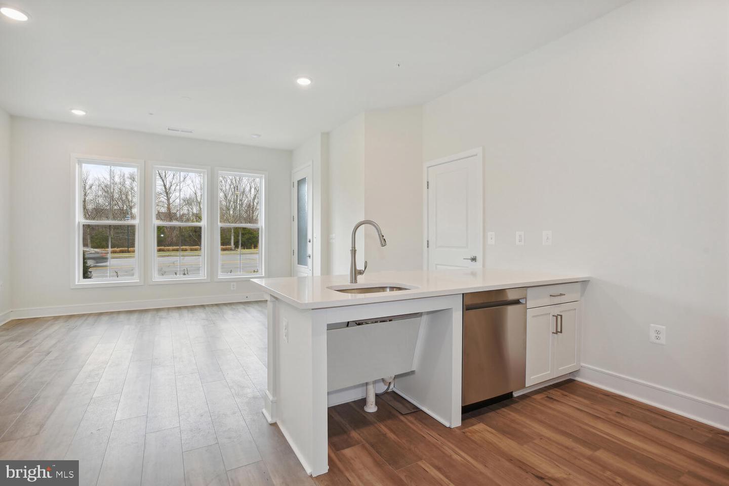 43234 FARRINGDON SQ, ASHBURN, Virginia 20148, 3 Bedrooms Bedrooms, ,3 BathroomsBathrooms,Residential,For sale,43234 FARRINGDON SQ,VALO2105986 MLS # VALO2105986