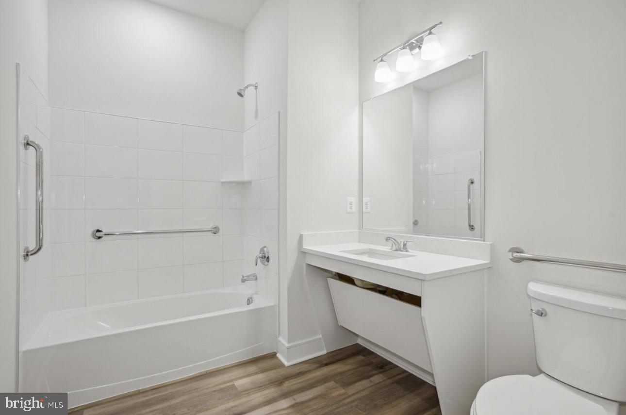 43234 FARRINGDON SQ, ASHBURN, Virginia 20148, 3 Bedrooms Bedrooms, ,3 BathroomsBathrooms,Residential,For sale,43234 FARRINGDON SQ,VALO2105986 MLS # VALO2105986