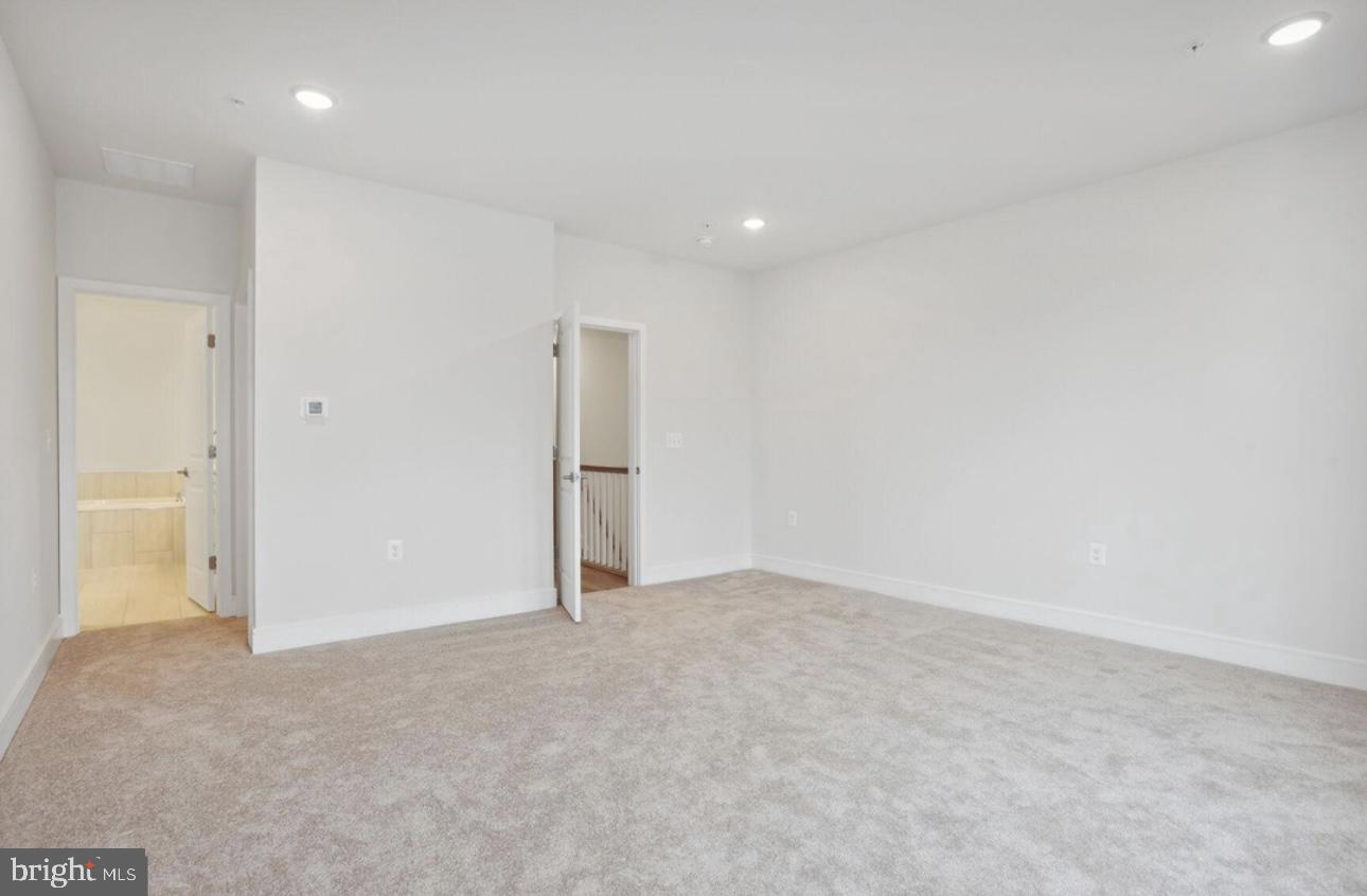 43234 FARRINGDON SQ, ASHBURN, Virginia 20148, 3 Bedrooms Bedrooms, ,3 BathroomsBathrooms,Residential,For sale,43234 FARRINGDON SQ,VALO2105986 MLS # VALO2105986